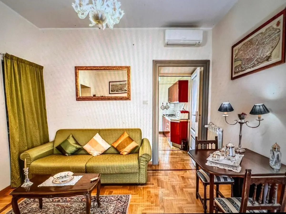 Adorable Flat By Barberini Trevi Fountain Apartment Rome