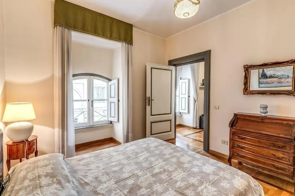 Adorable Flat By Barberini Trevi Fountain Apartment Rome