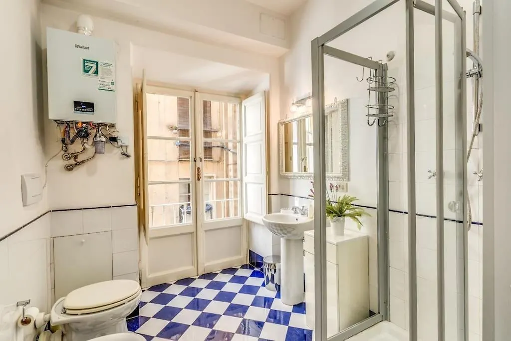 Adorable Flat By Barberini Trevi Fountain Apartment Rome