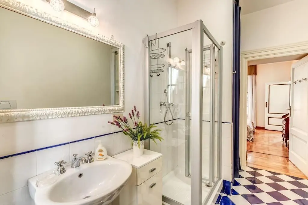 Adorable Flat By Barberini Trevi Fountain Apartment Rome