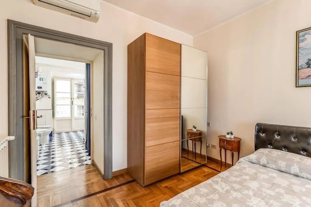 Adorable Flat By Barberini Trevi Fountain Apartment Rome